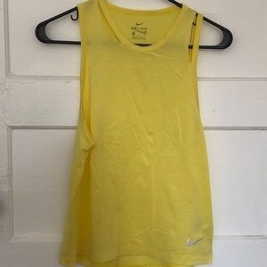Nike women’s running tank top
